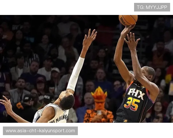 文班亚马长臂封盖,圣安东尼奥禁区直接立起屏障 文班亚马长臂封盖,圣安东尼奥禁区直接立起屏障